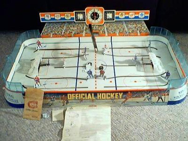 Eagle - Official Hockey (1962) - Model 561